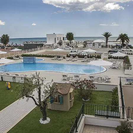 Acquasuite Aparthotel 4*