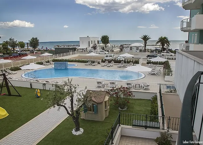Acquasuite Aparthotel 4*