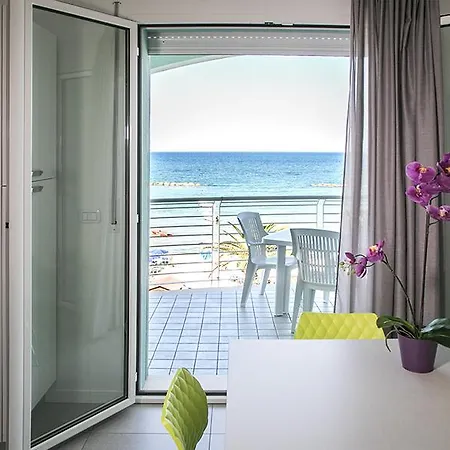 Acquasuite 4*